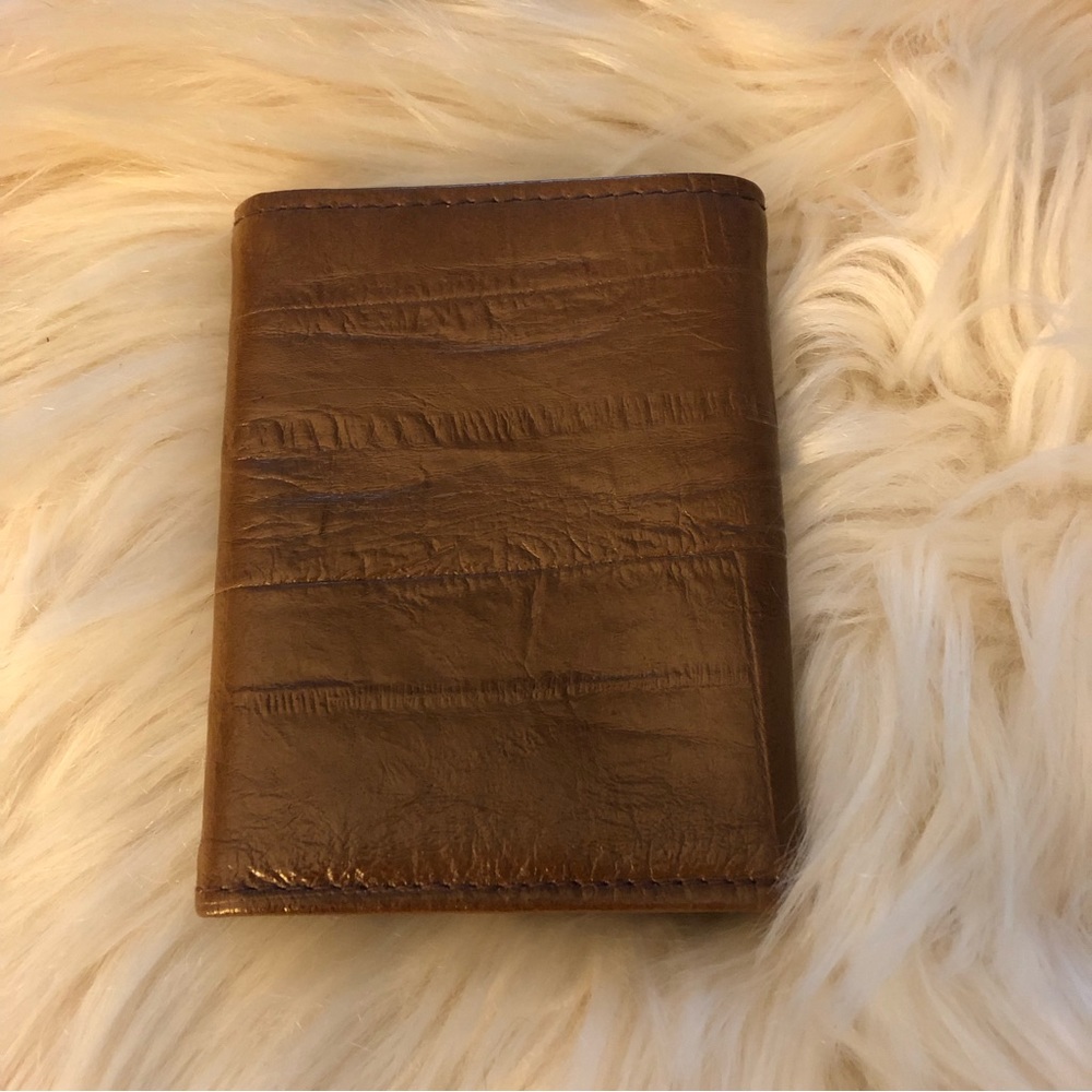 Brown leather men’s trifold wallet by Craft